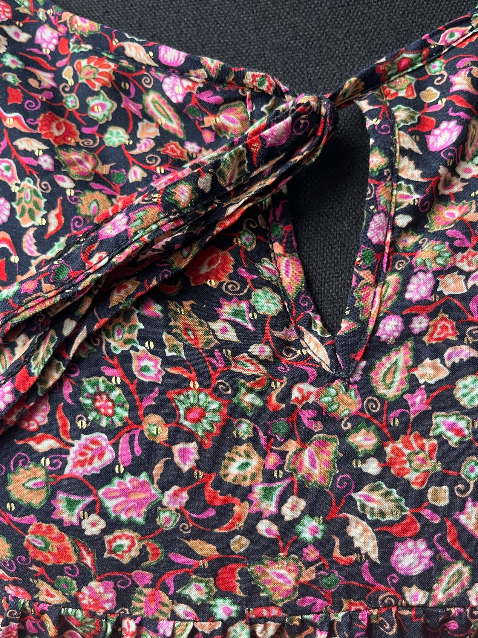 🌺 𝒎𝒛 | Blusa Geisha com estampa floral e detalhes em dourado | tamanho L 40 | viscose lurex – photo 4